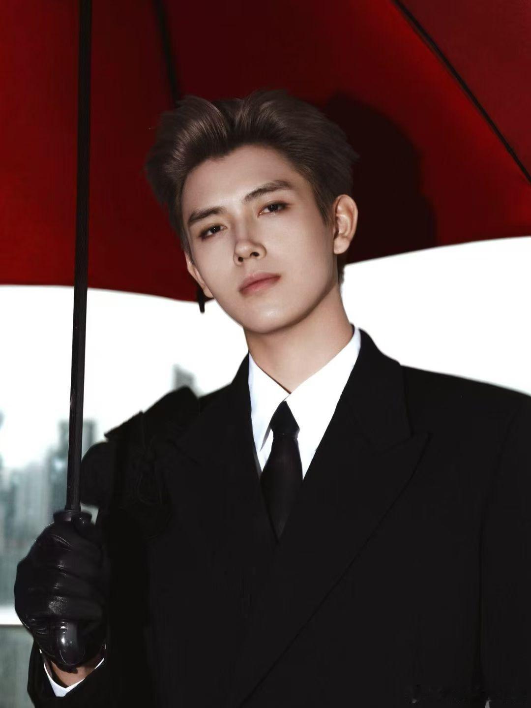 瘦了之后的这个帅气还是很赞的。