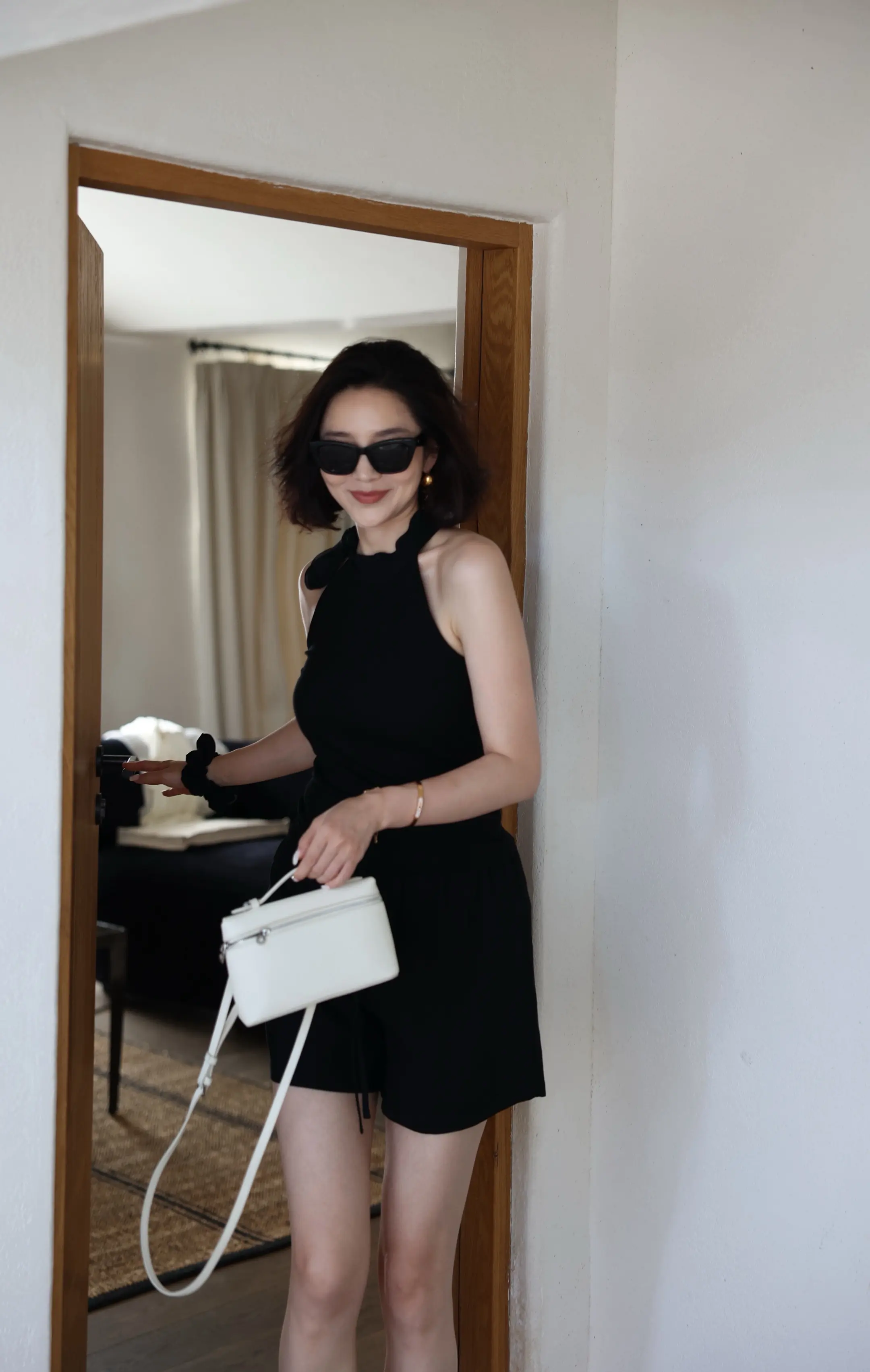 女生不费力的夏季穿搭 夏日chill穿搭 黑裙穿搭 日常穿搭自由 极简黑裙