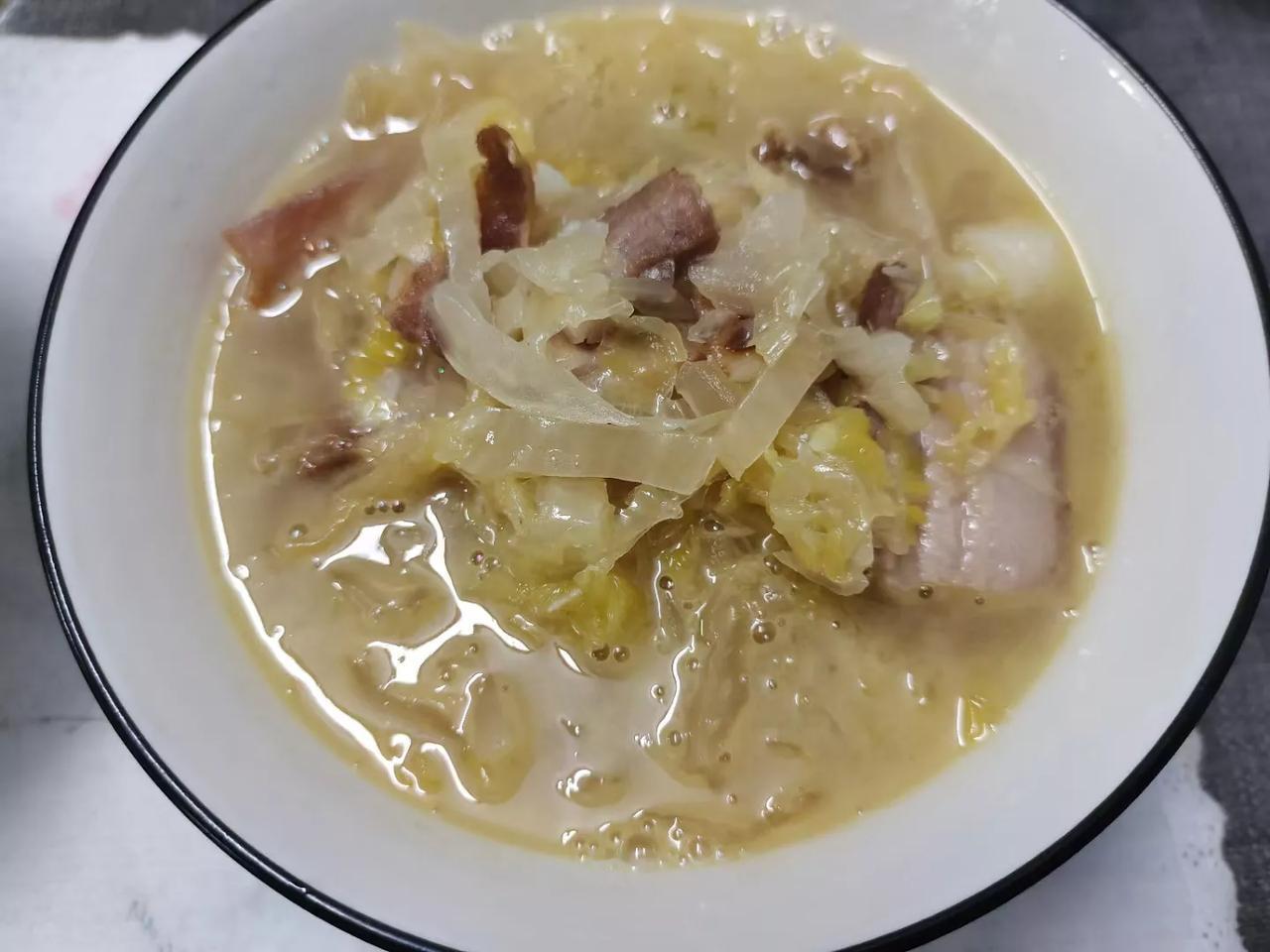 晒三张吧，自己做的菜，色、形还行吧？香、味就我自己品尝了！