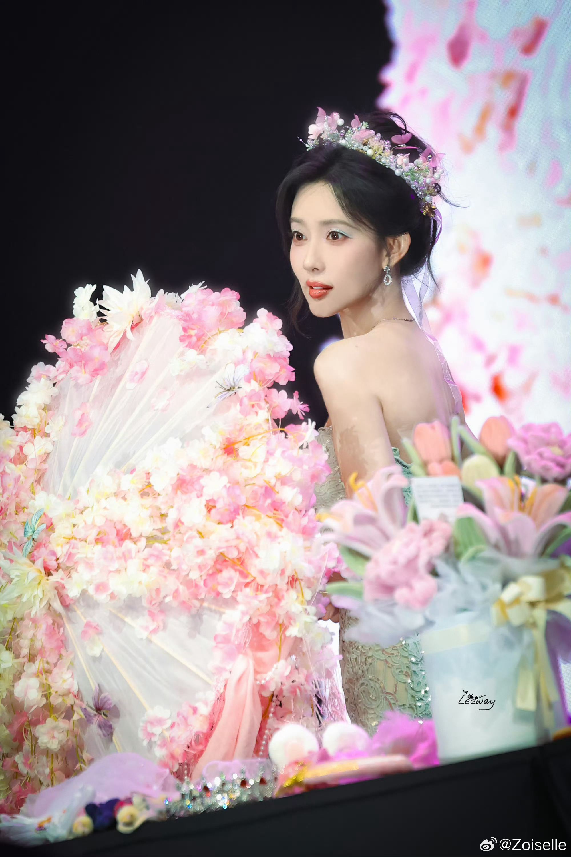 孟子义这个背我姐姐美疯了 