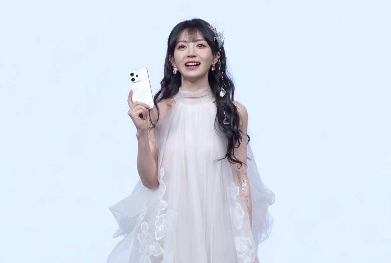 vivo S50
6.59英寸1nit屏幕
7.49mm机身厚度+航空铝金属中框