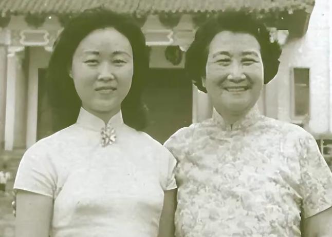才女苏雪林，结婚36年，拒绝与丈夫同房。丈夫离世后，她坚持守寡38年，一生未育。