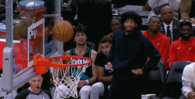 开拓者队客场115-103战胜雄鹿队。杨瀚森背靠背出战2分34秒，只有一次犯规，