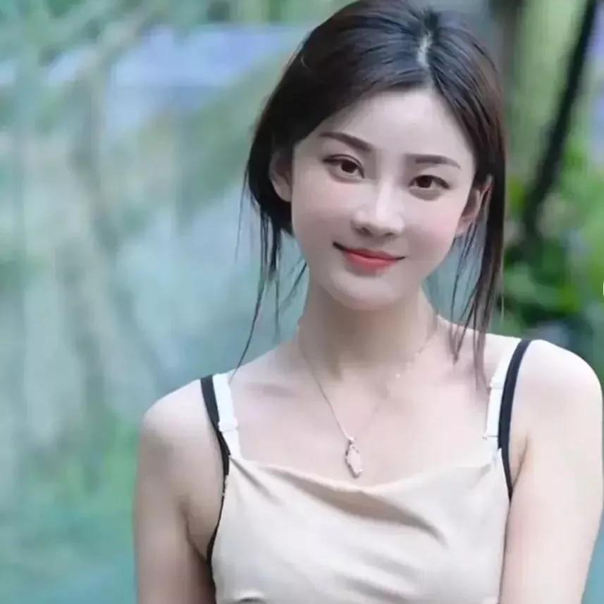 元气少女，微笑如花，夏日清新自然清新美少女 少女的笑容 甜系少女照 自然甜系少女