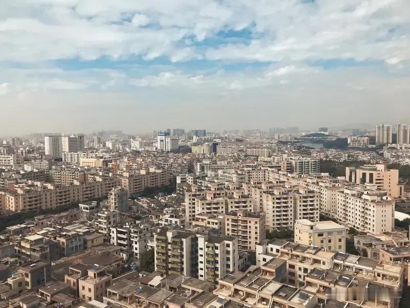 "银十"楼市分化：热点城市回暖难掩三四线压力，银十新房成交分化，北上深新房成交同