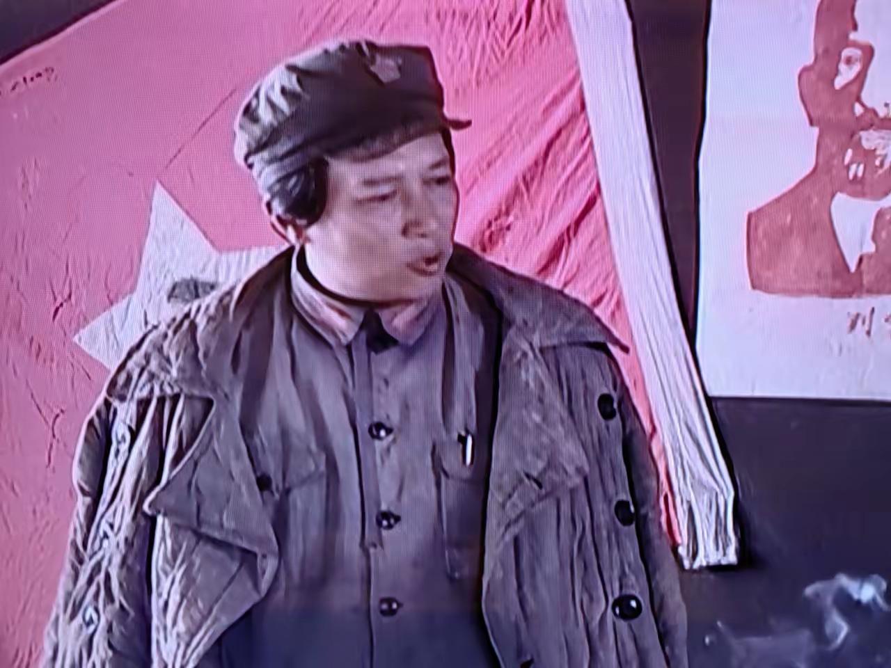 唐国强，饰演主席最成功的一个演员，不仅形似，神更似！就凭他饰演的主席形象，就可以