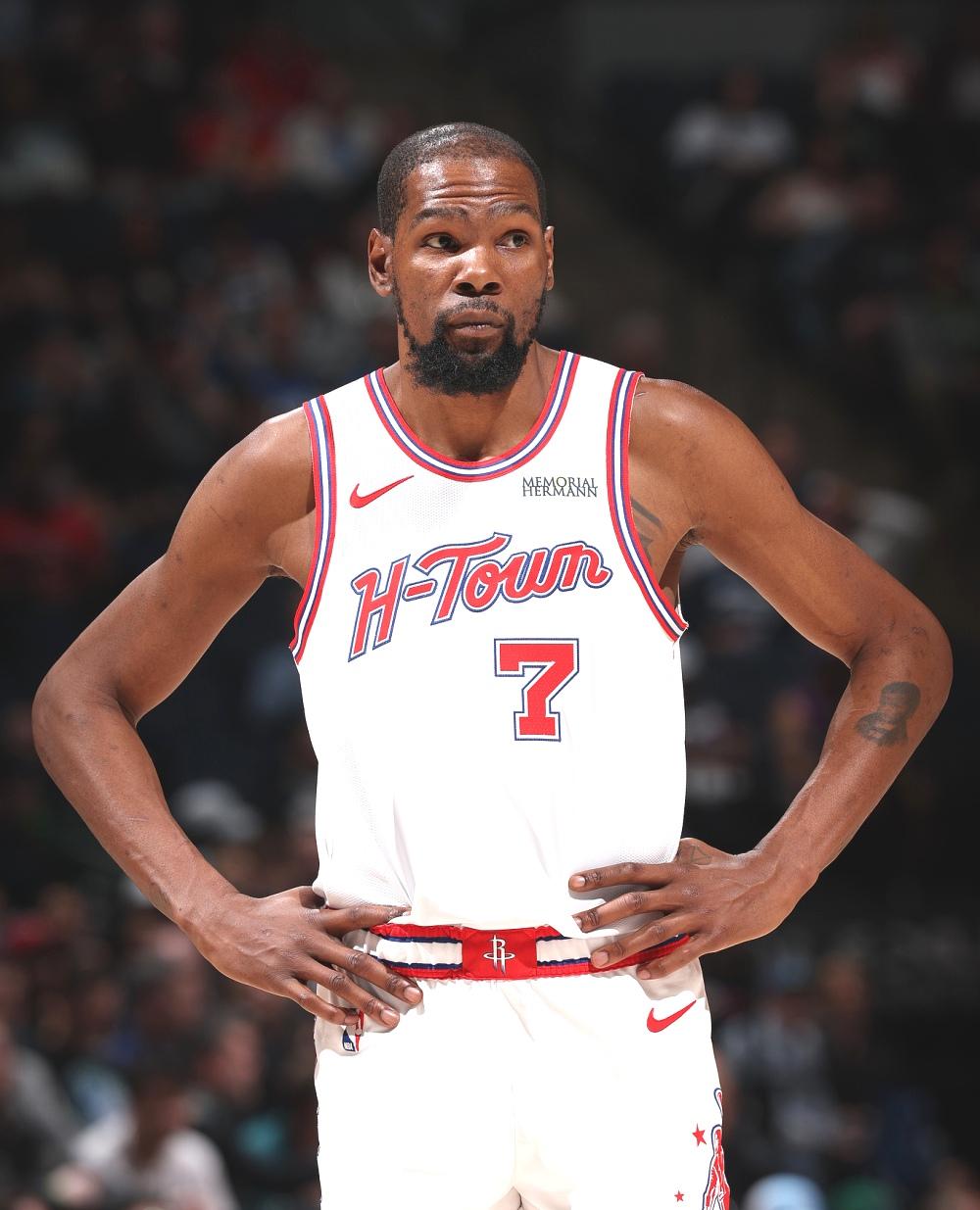 名嘴称：杜兰特是他见过最怪异的巨星，上半场可以拿20分，下半场又只能得到3分。