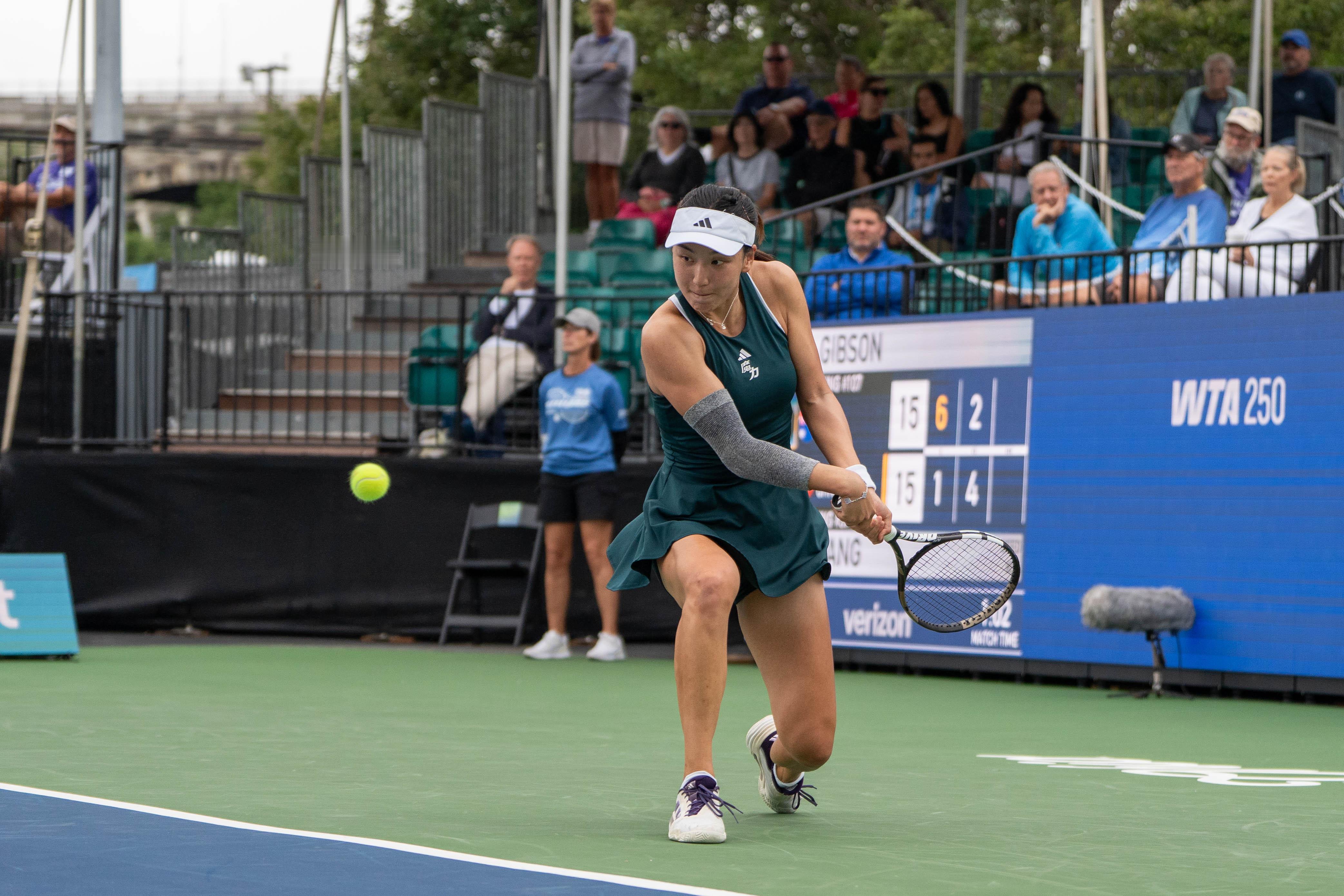 WTA250克利夫兰站第二轮补赛，2号种子王欣瑜以1-6 6-2 6-3逆转资格