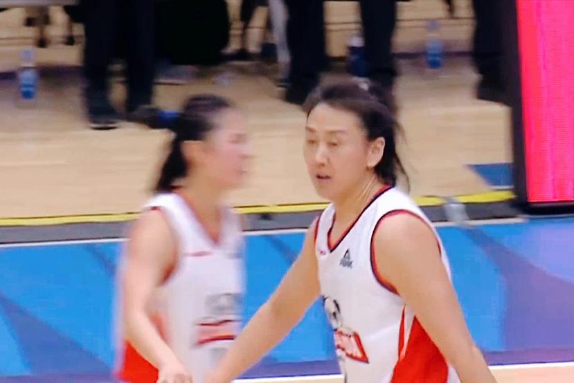四川女篮72：76逆转战胜山东女篮，重点关注6位有国字号经历球员的表现。

1、