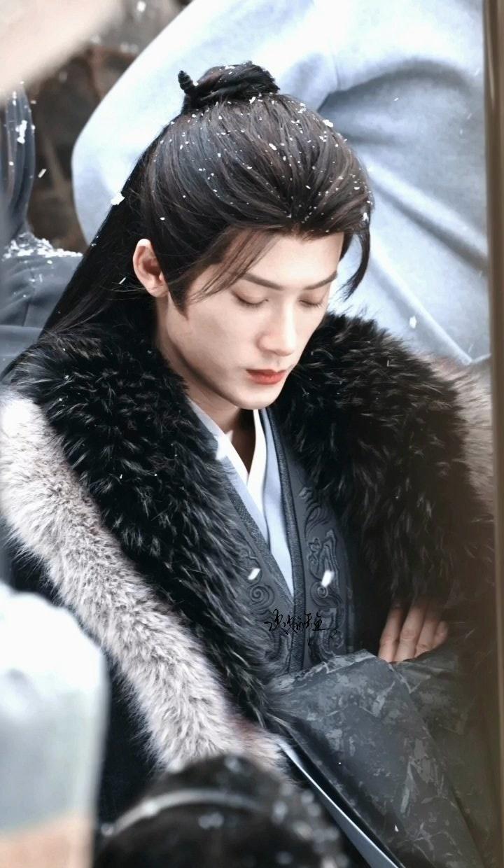 jct 檀健次谢却山 

古装只服谢却山，颜值仪态演技全在线，帅到骨子里。

@