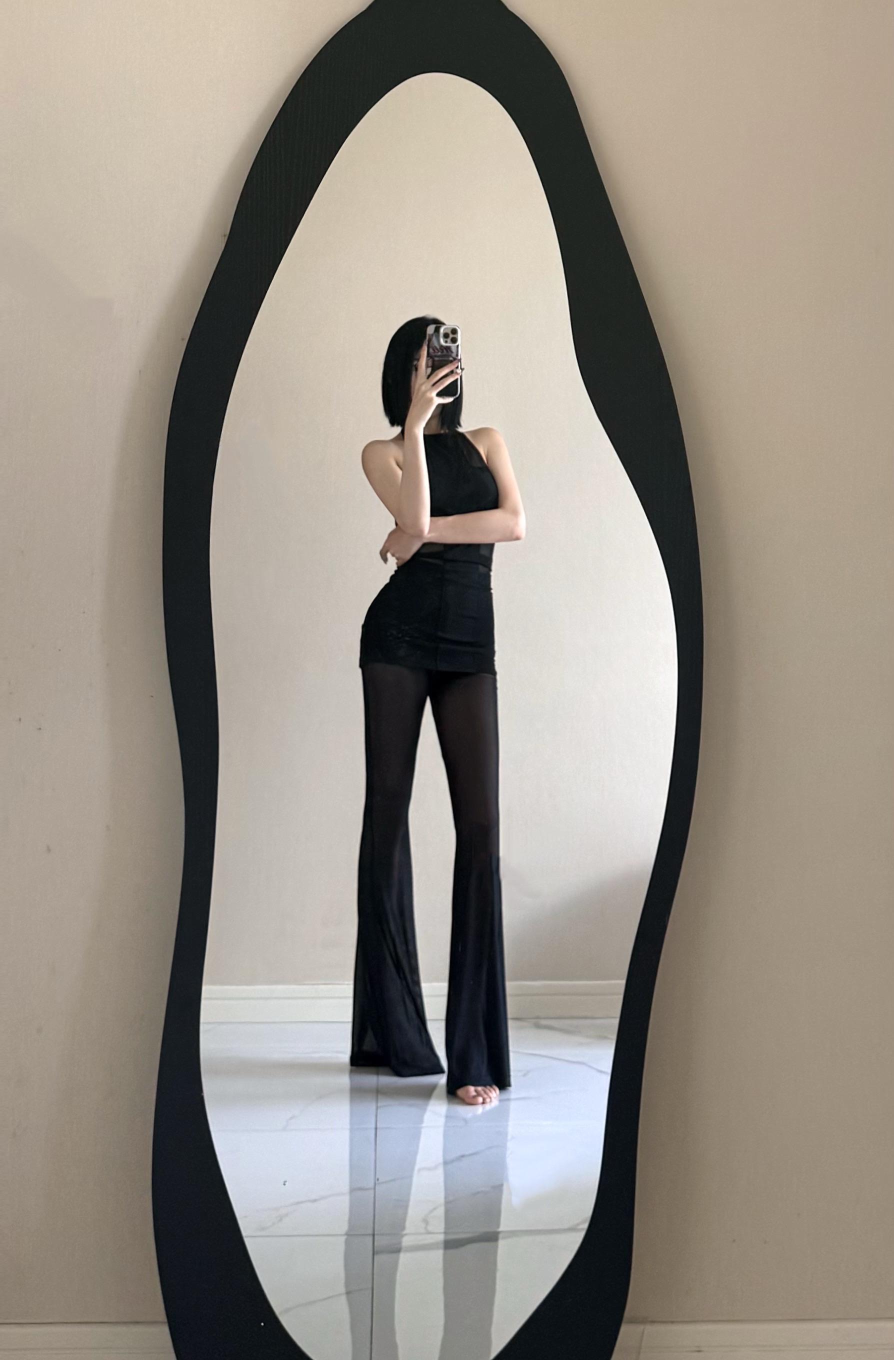 比权力更危险的是懂得进退的女人。