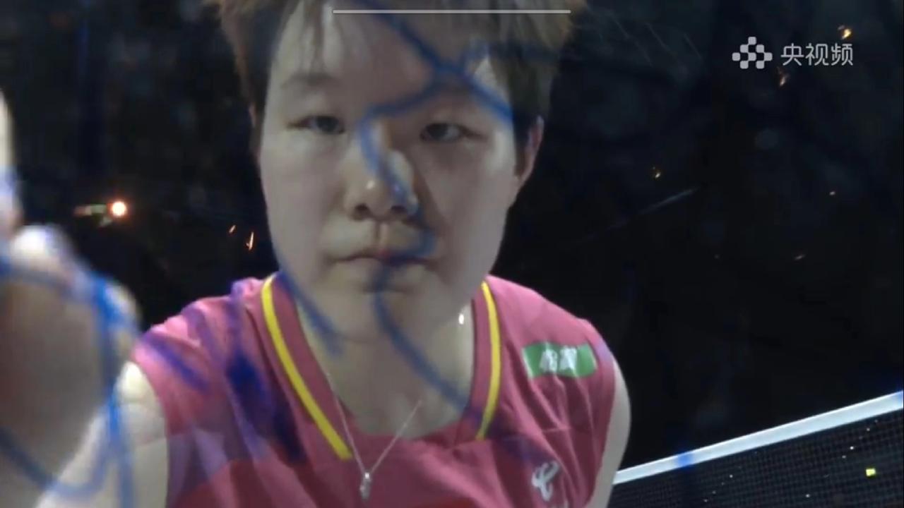 又是一个21-18/21-12！圣坛组合首次加冕全英羽毛球公开赛女双桂冠，更是拿