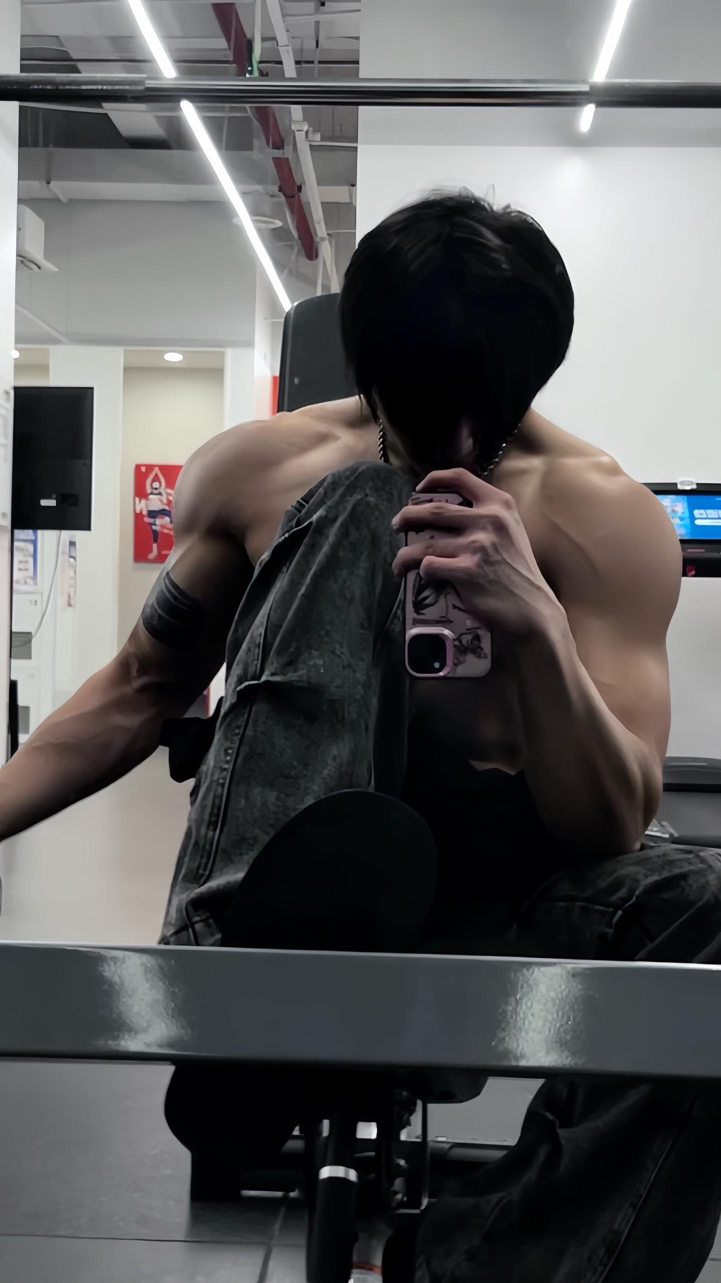 给我自己看爽了。