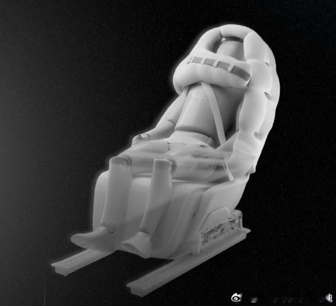 创新的座椅集成式安全气囊，就问你们安全是不是最大的豪华吧？！ 