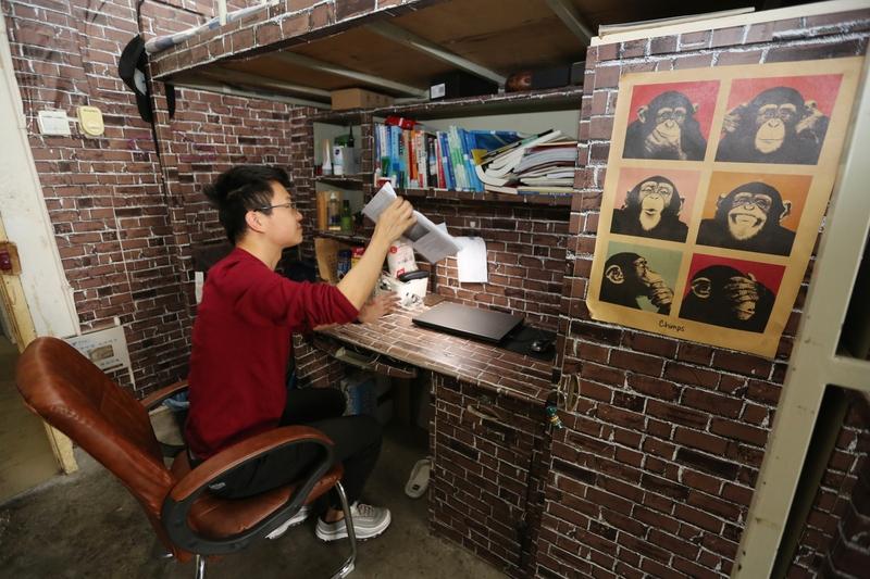 写给贾霞老师的一封信
我和你一样，也曾担任过宿管老师。我所管理的学生宿舍也曾遭遇