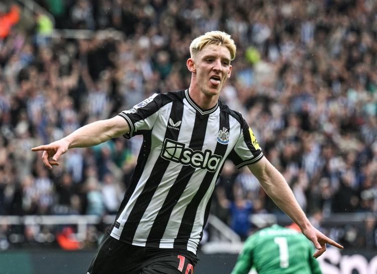 名宿谈戈登和拜仁之间的传闻：为什么要花费7500万镑引进一名替补4月21日讯 今