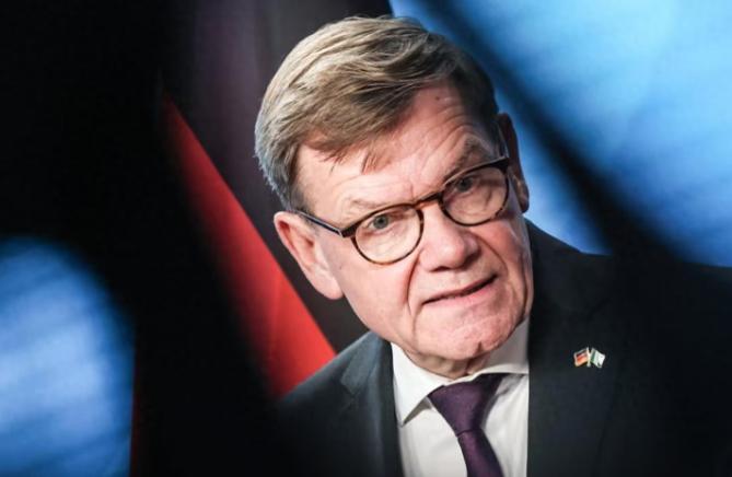 法国刚走，德国又来了，西方大国频繁访华，其实都是为了同一件事。

2025年中国