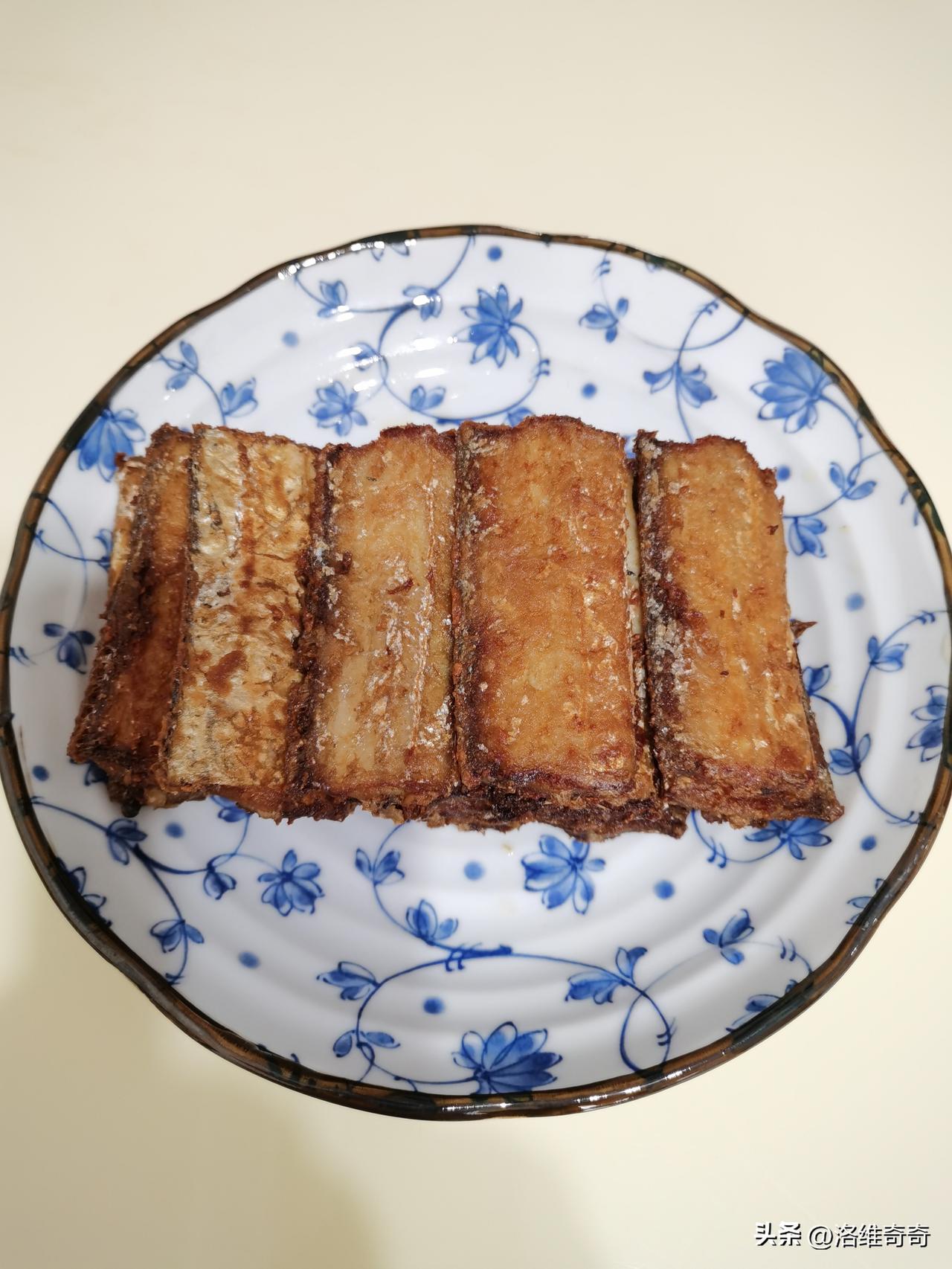 开会时无精打采，一到饭点，全公司所有人去食堂脚步都比兔子快
