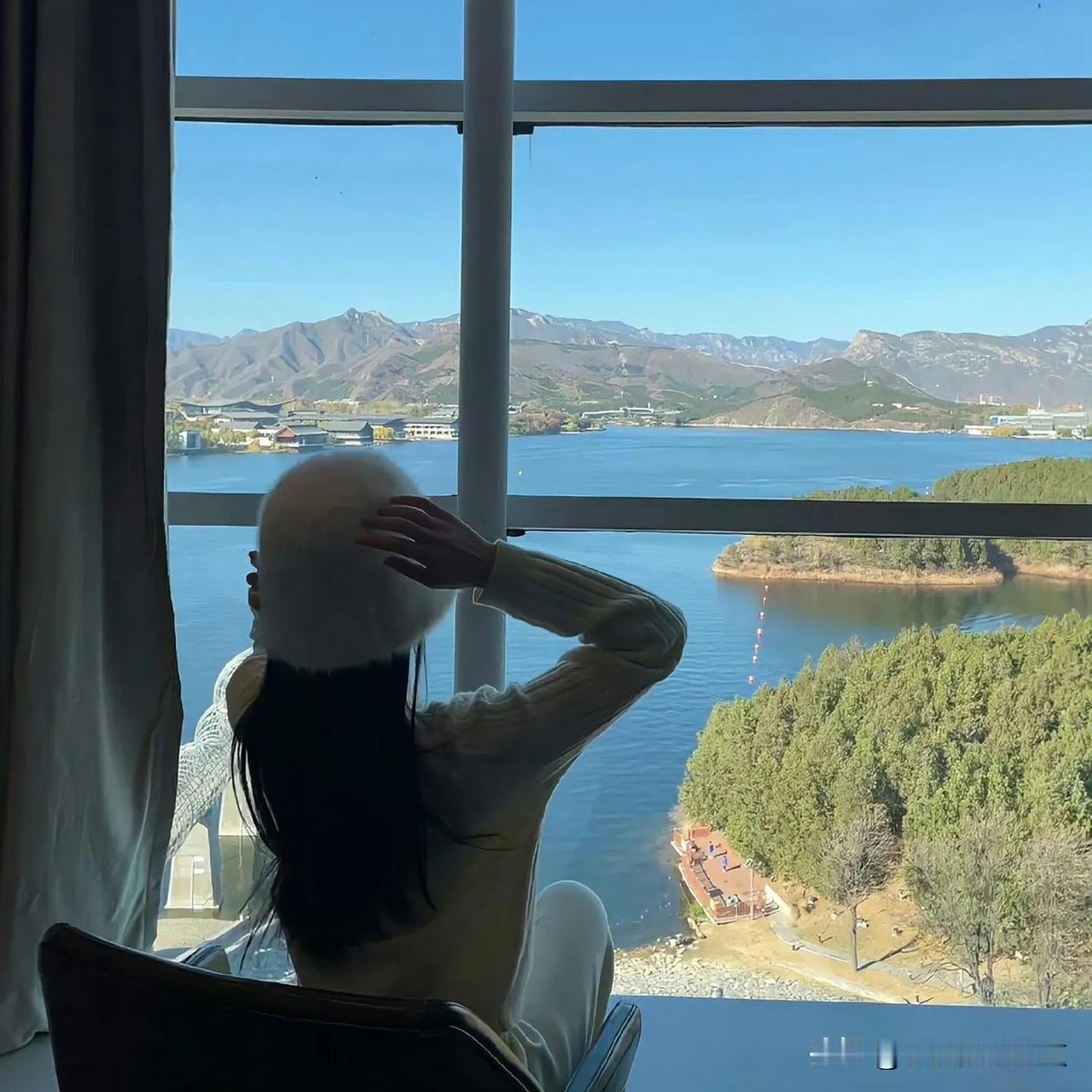 女人听话：

人过了中年，就不要去管男人了，你管不了，也管不住，前辈子已经过的很