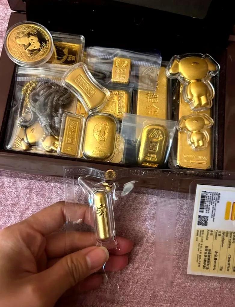 彻底懵了，脑子现在还嗡嗡的
上午看金价还是1089，心里还琢磨着是不是能再挺一挺