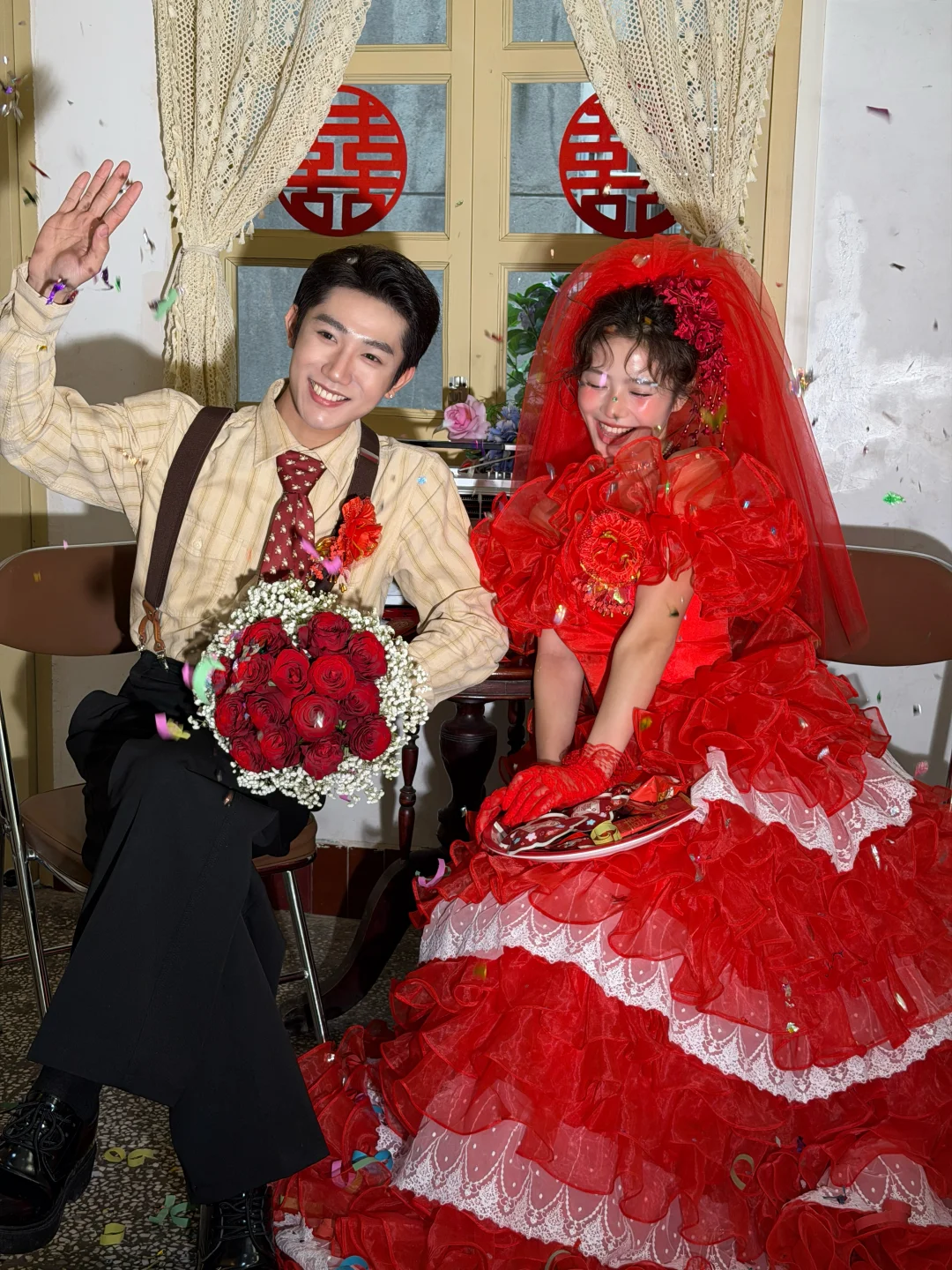 穿着妈妈结婚的裙子拍婚纱照啦