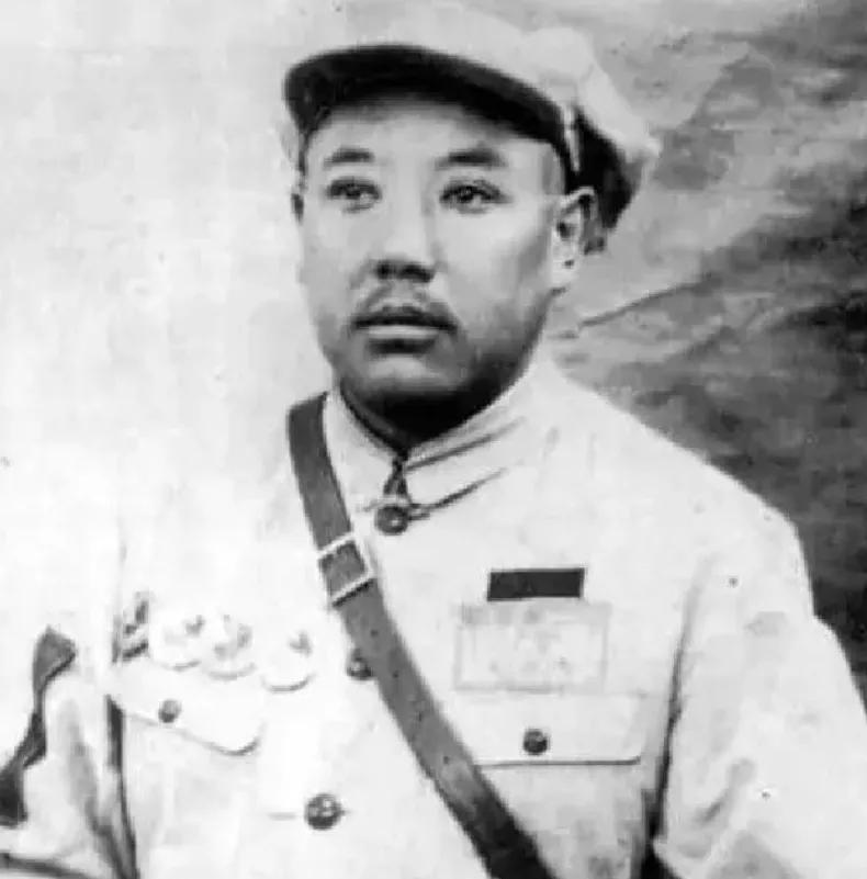 1949年，宁夏解放后，马鸿逵在乘机逃往台湾时，发现有两架国军野马式战斗机自后赶
