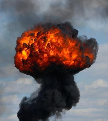 现在全世界有这么几个国家被架在火上烤：一是俄罗斯：打损耗国力，不接着打更亏；二是