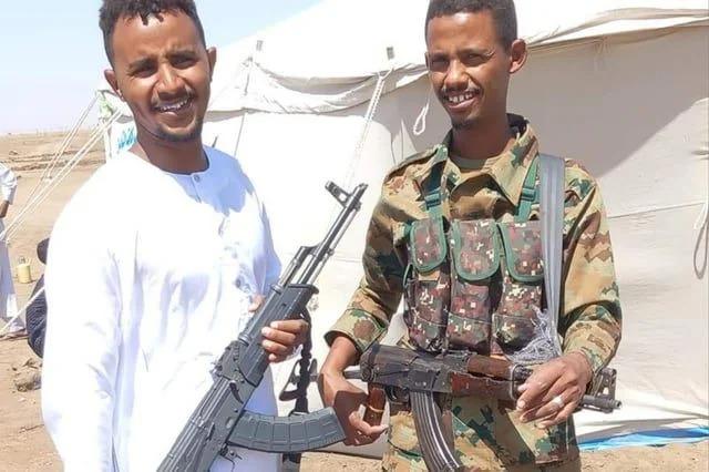 苏丹政府军装备的土耳其sar308突击步枪
就是土耳其生产的akm，外观不同，加