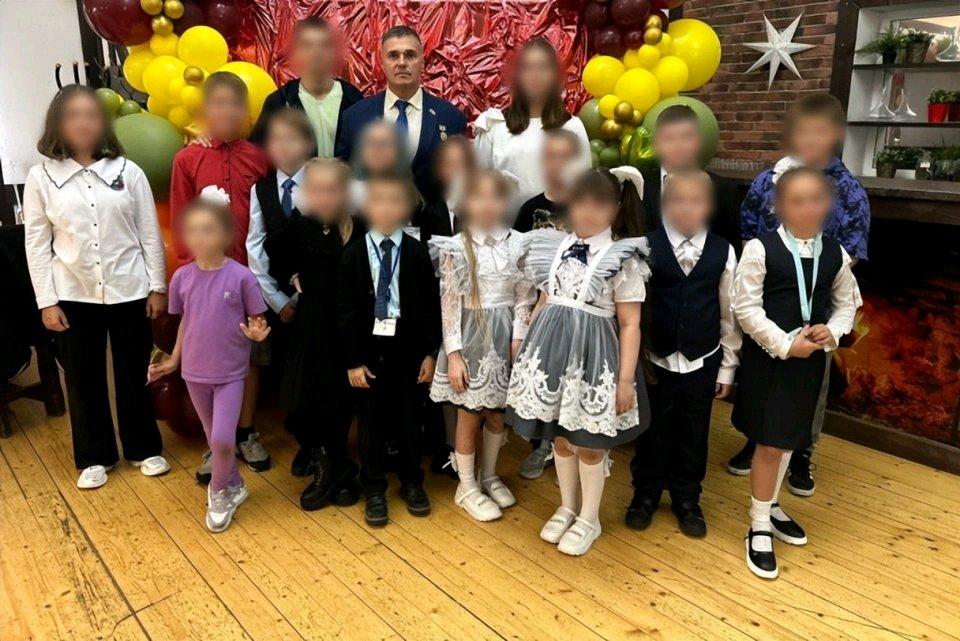 俄罗斯一市长跟不同女性生了33个娃，还自诩“拯救人口危机”功臣，这事儿听起来就离