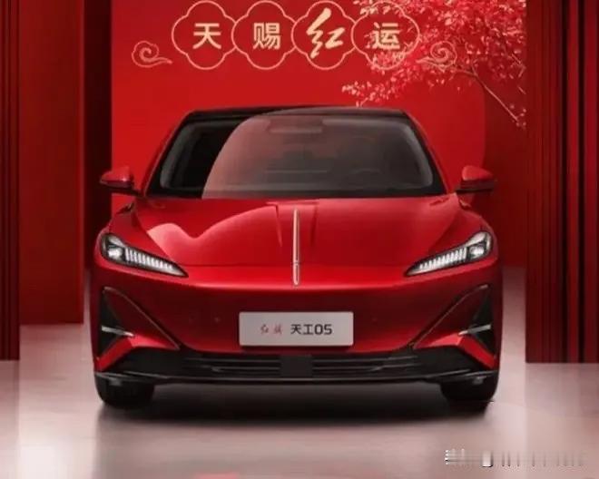 它给所有车载数据上了军用级的加密，硬核到啥程度呢？之前有人不信邪，用专业设备去搞