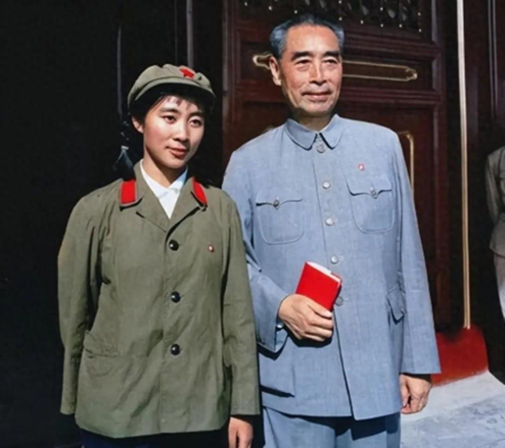 说起林豆豆，很多人可能不知道，她年轻时不仅聪明，长得更是清丽脱俗。1966年，2