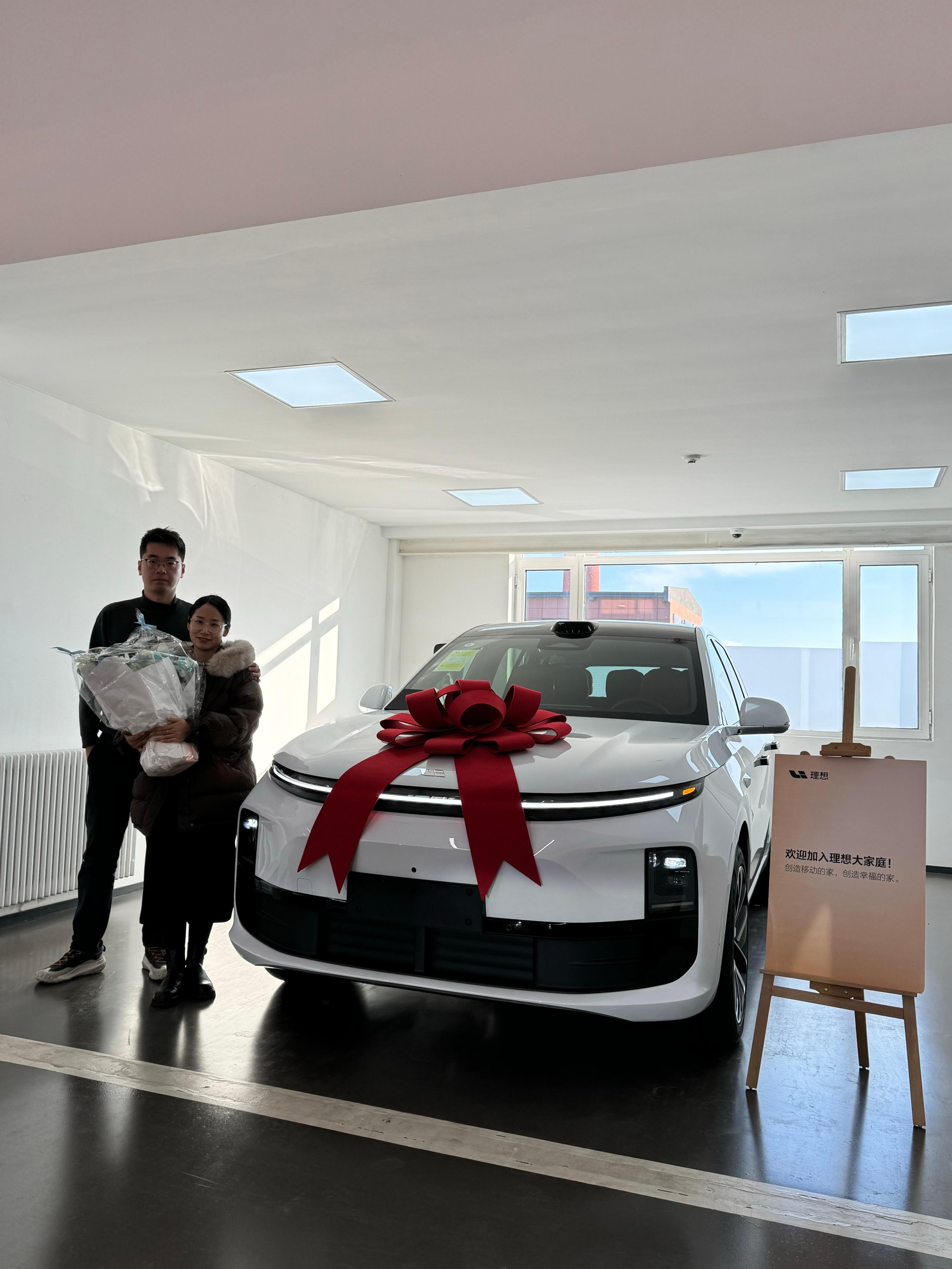 今天下午抽时间把L6开回来了分享一些刚刚上手的基本感受1.没出交付中心我就把AD