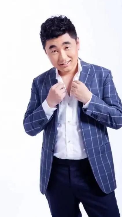 周德华，北京人，毕业于北京电影学院，内地实力派配角演员 。2002年凭《天上的恋