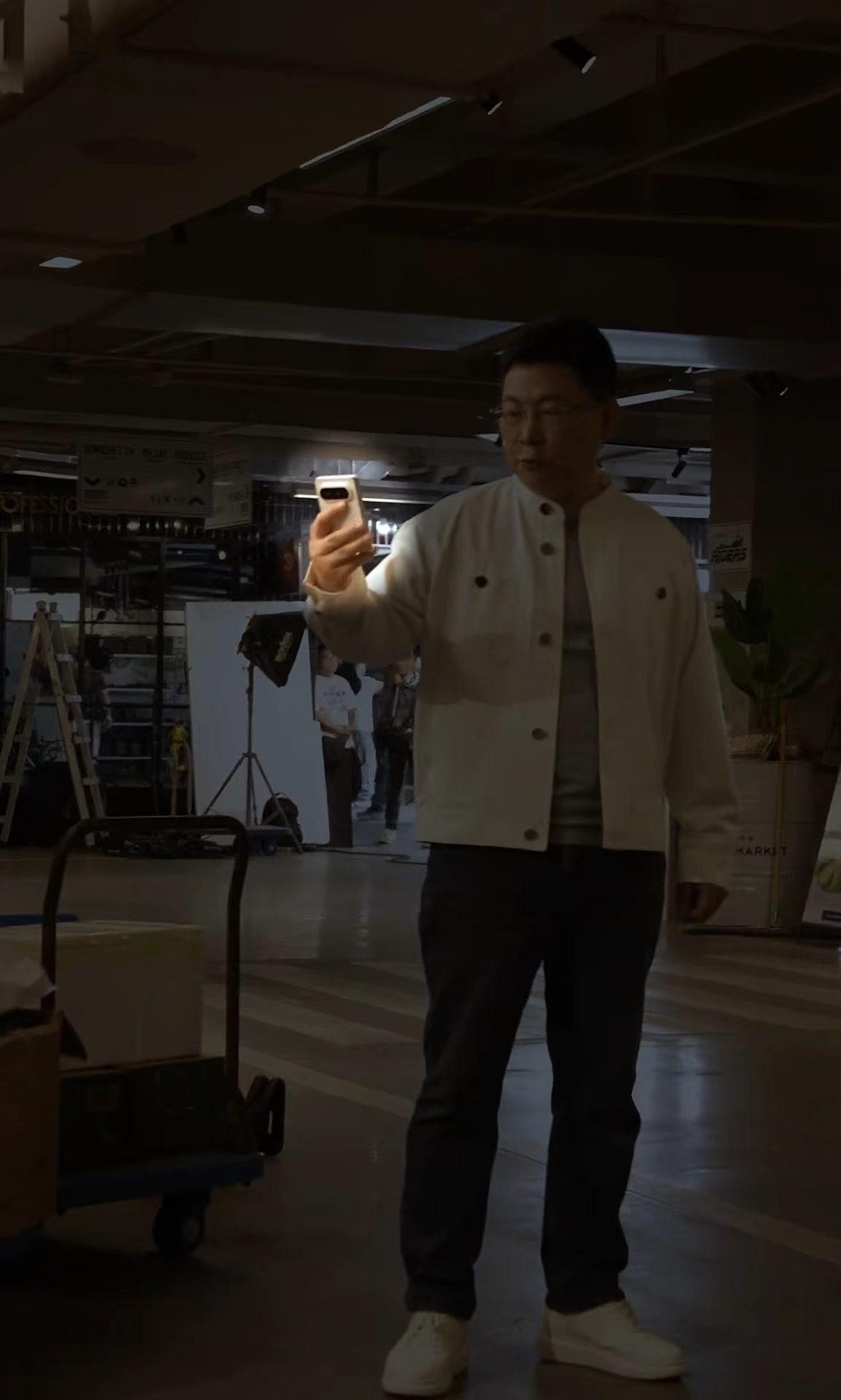 今天，据官方发布的内容，华为全新旗舰华为大阔折正式亮相，不仅屏幕尺寸将进一步扩大