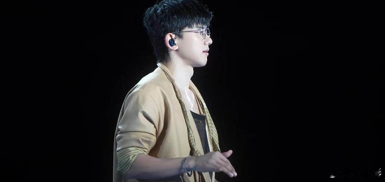 张杰张杰鸟巢演唱会唱了onechance  不愧是专门给粉丝准备的场，连《One