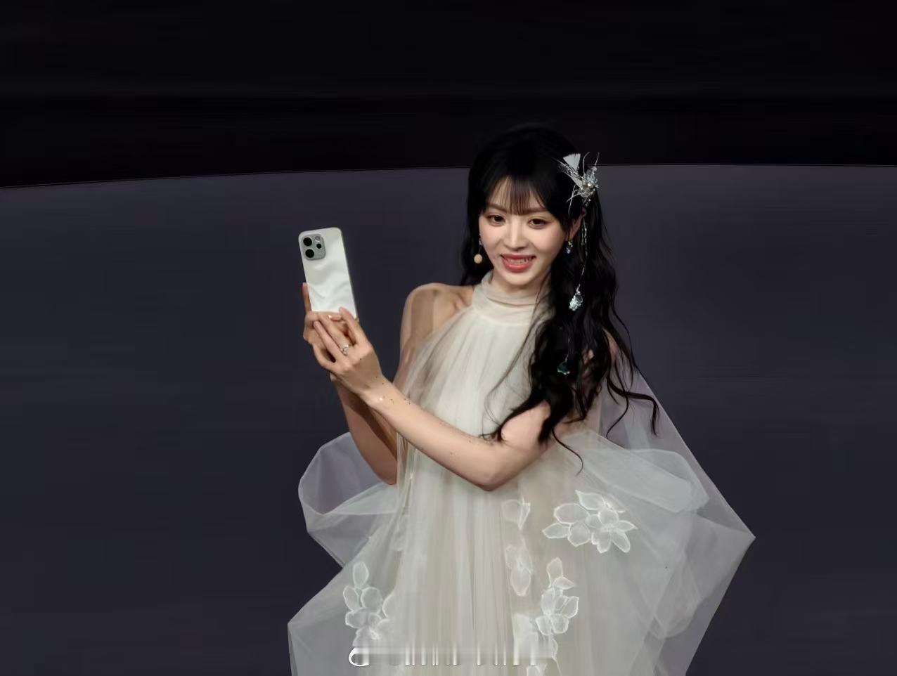 在现场看到田曦薇了，太美了！！而且小田声音好甜，甜妹加肌肉和vivo S50系列