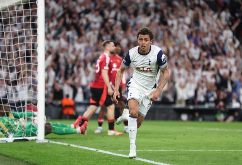 据《每日邮报》报道，热刺球员布伦南·约翰逊捐赠1000英镑，来支持诺丁汉的无家可