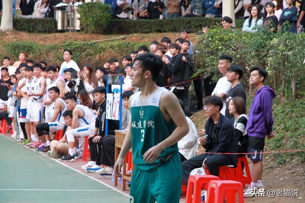 3 月 1 日对台北队的比赛，中国队小胜 7 分，场上变化显著，年轻中锋跑动、传