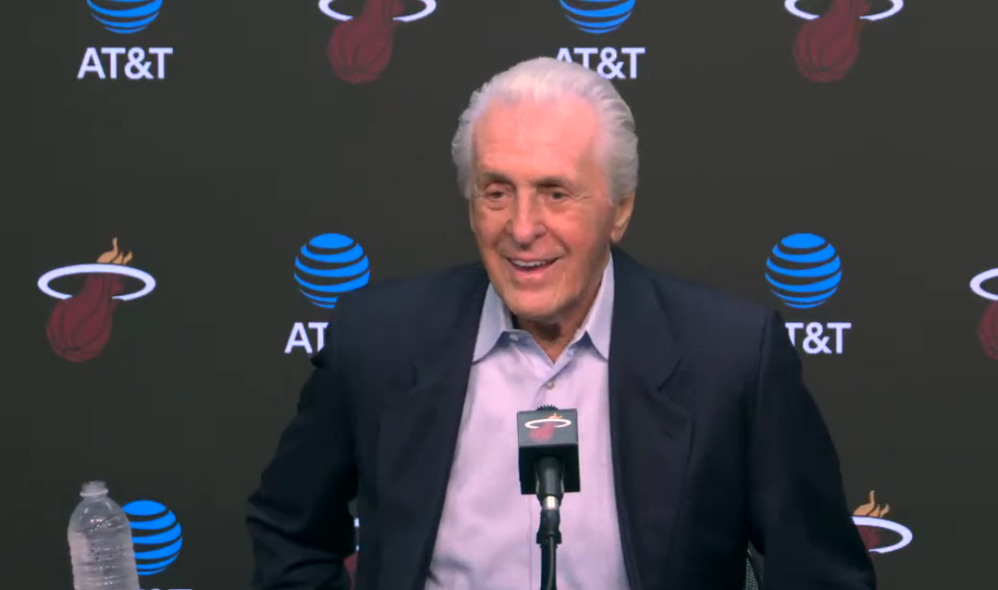 莱利：赢球一直是我的目标，我不会改变，我不会为了输球而摆烂，我极其讨厌这个词。我