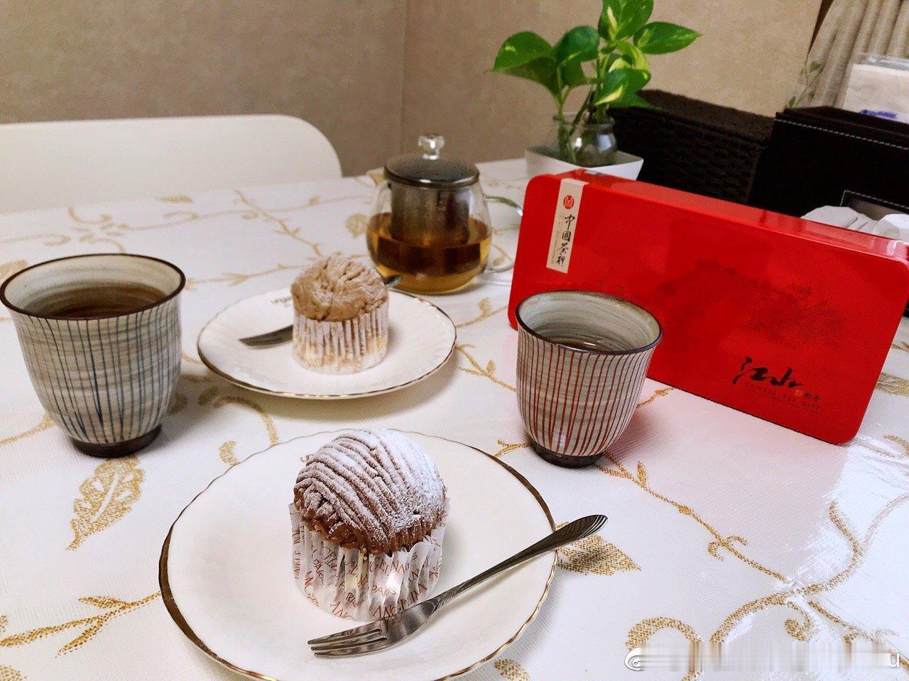 【搬运】2018年11月18日早早上跑一跑更健康但真的好累💔………今天早上的按