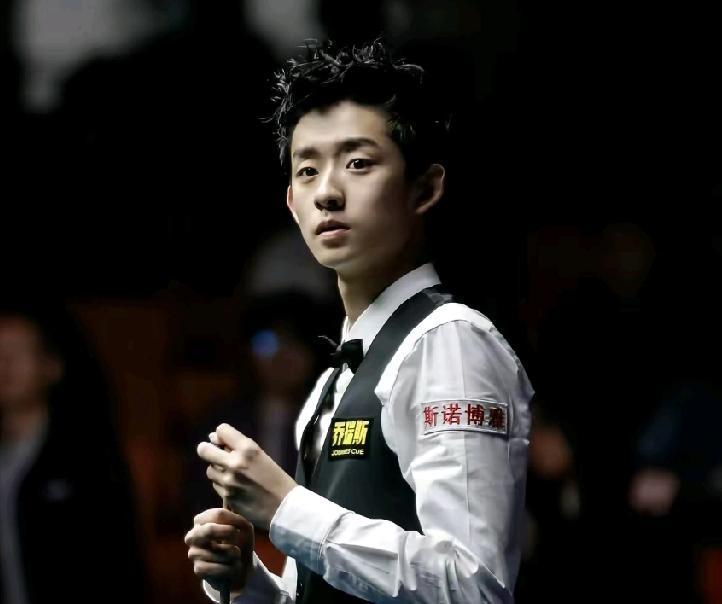 大师赛不虚此名，首轮比赛八个6-2已足够神奇，也是大师赛历史上的第一次。
   