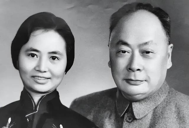 1972年1月6日，陈毅在北京病逝，终年71岁。这个消息传来后，张茜承受的打击可