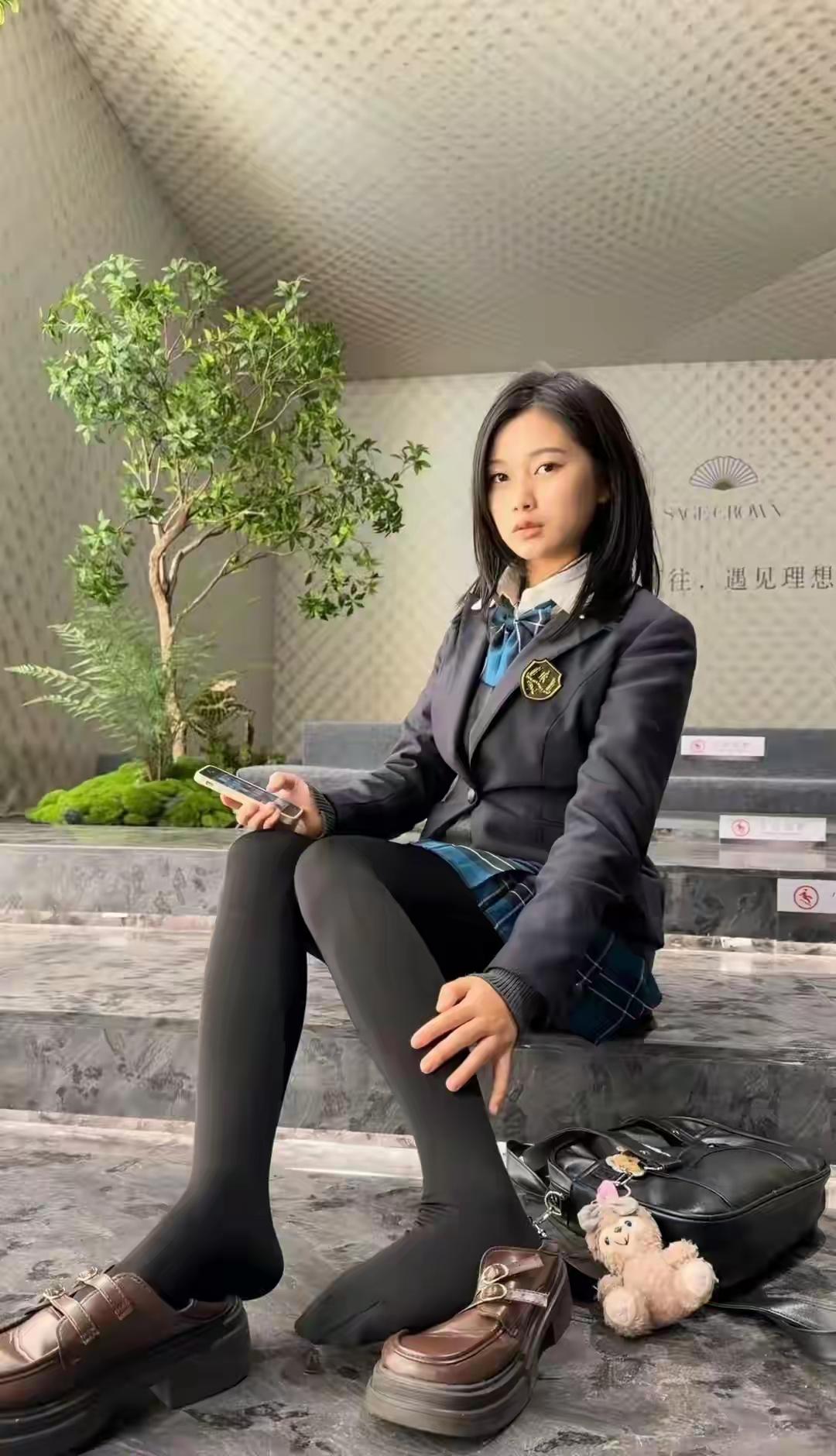 厚黑和黑丝有啥区别。