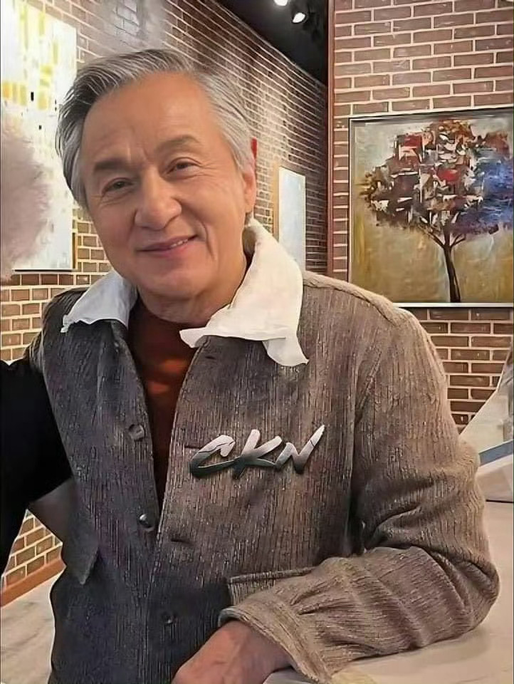 成龙大哥都71岁了！ 