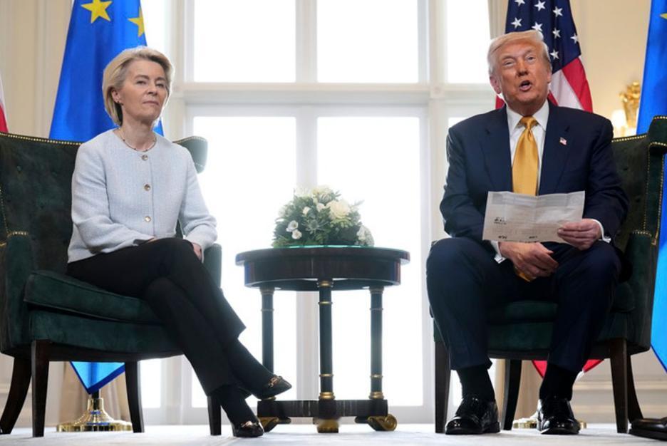 隔空交锋！冯德莱恩强硬回击特朗普：欧洲民主轮不到美国插手
 
12月11日比利时