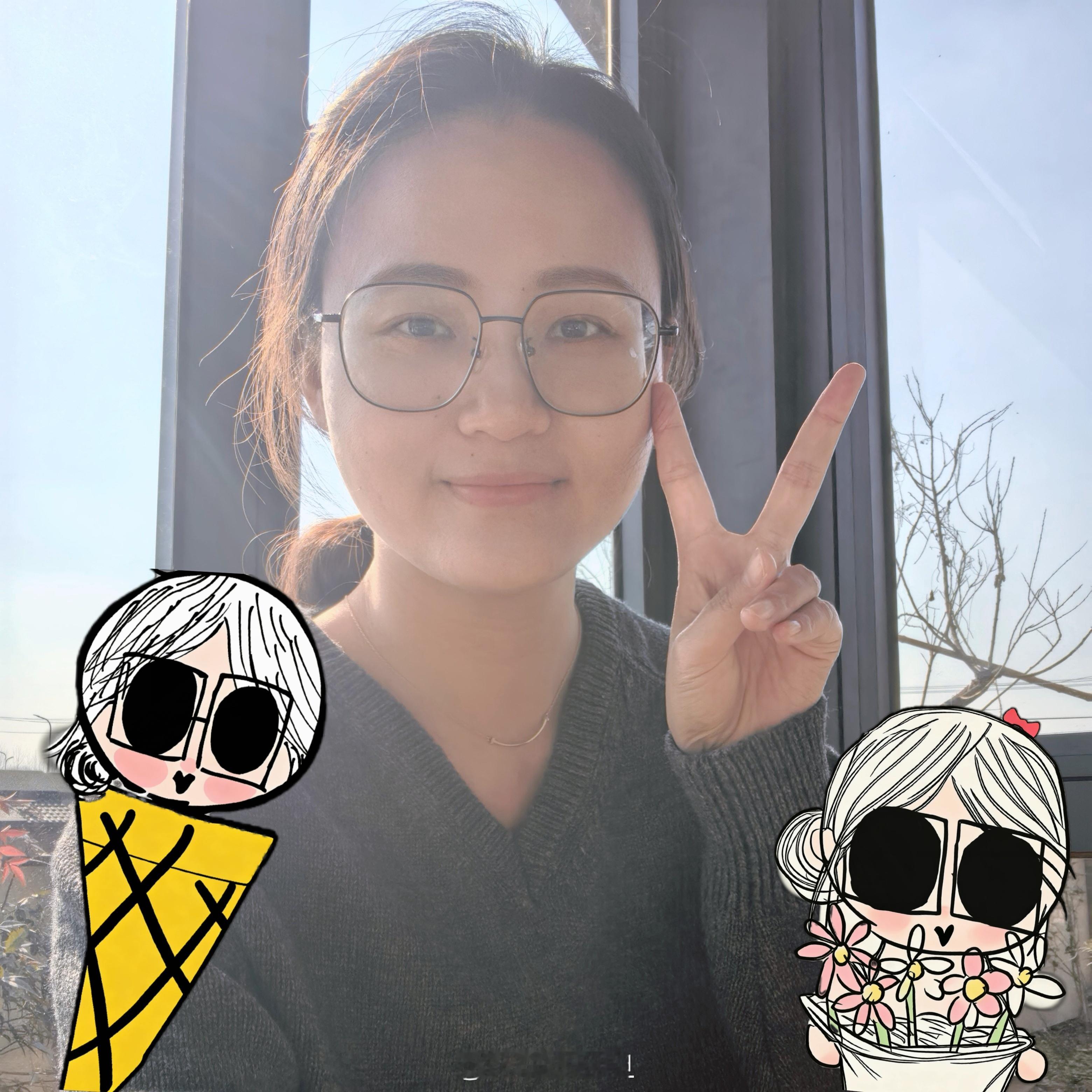 班里孩子给我画的IP太喜欢啦！当时我就要求：头发多画点拿了张八百年没拍的自拍一对