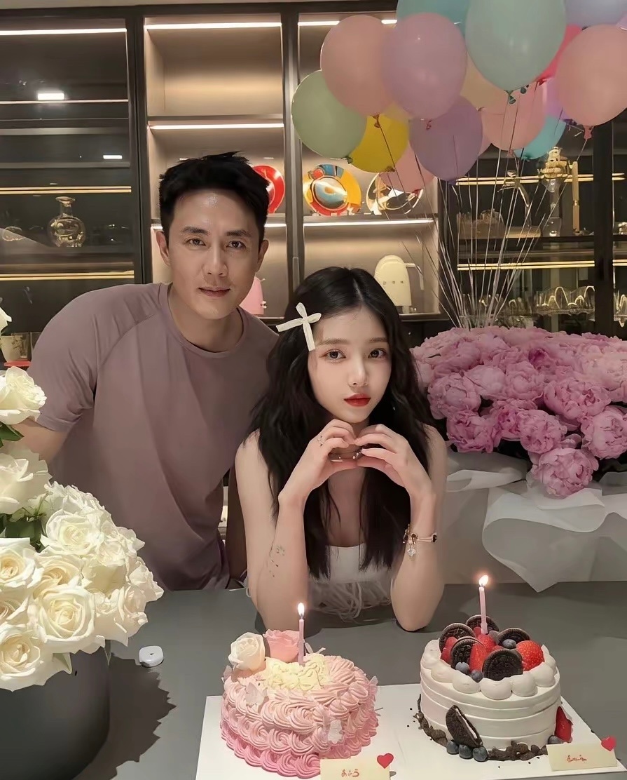杜淳这是把老婆当女儿养了吧，这状态哪里像快40岁的人了 