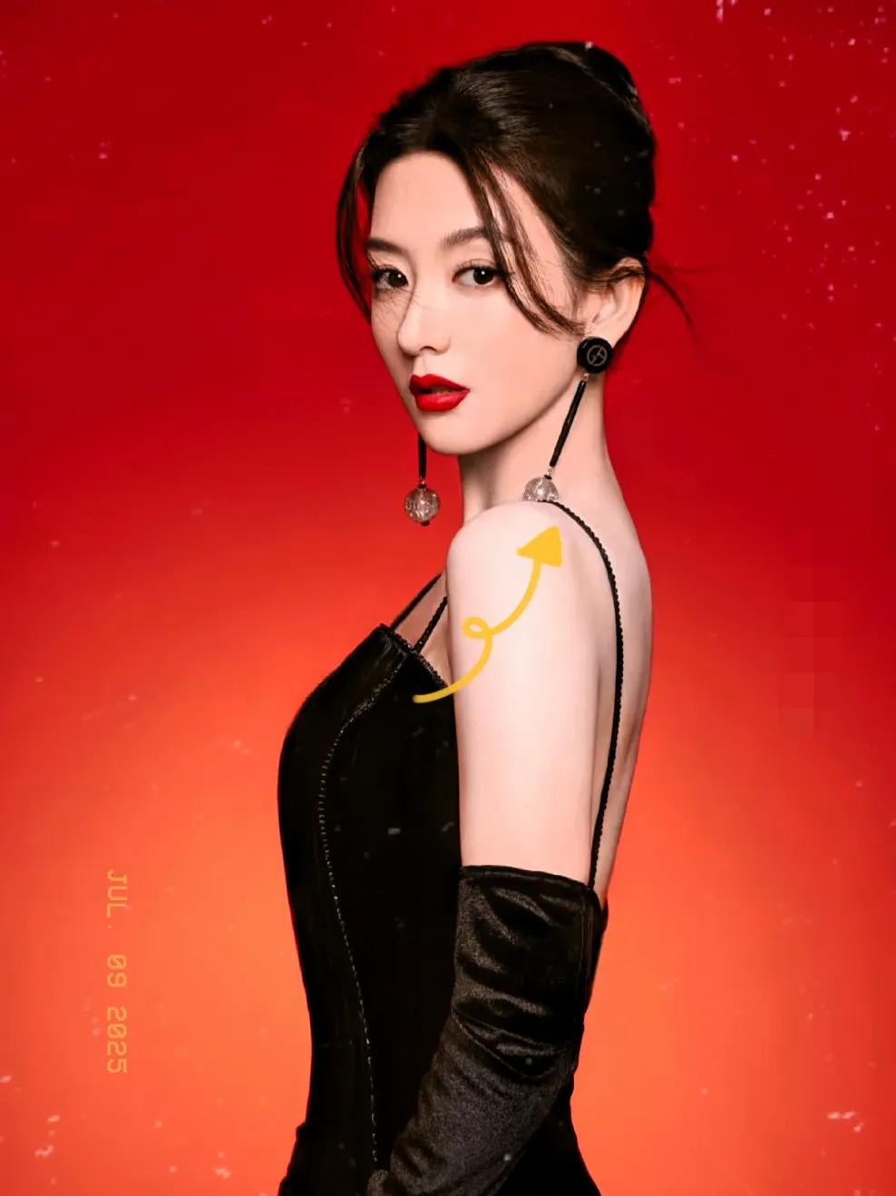 确定了，
方媛，
大概率就是郭富城这辈子，
娶到的最完美媳妇。
公认的高颜值配上