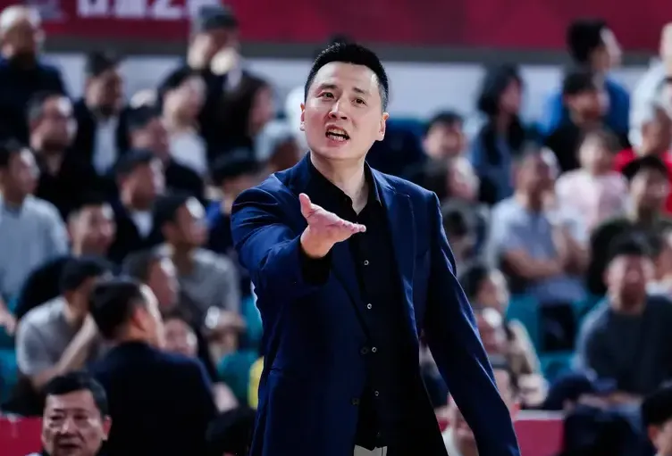 卢伟：让主场球迷每次都能高兴回家，就是我现在最大的责任