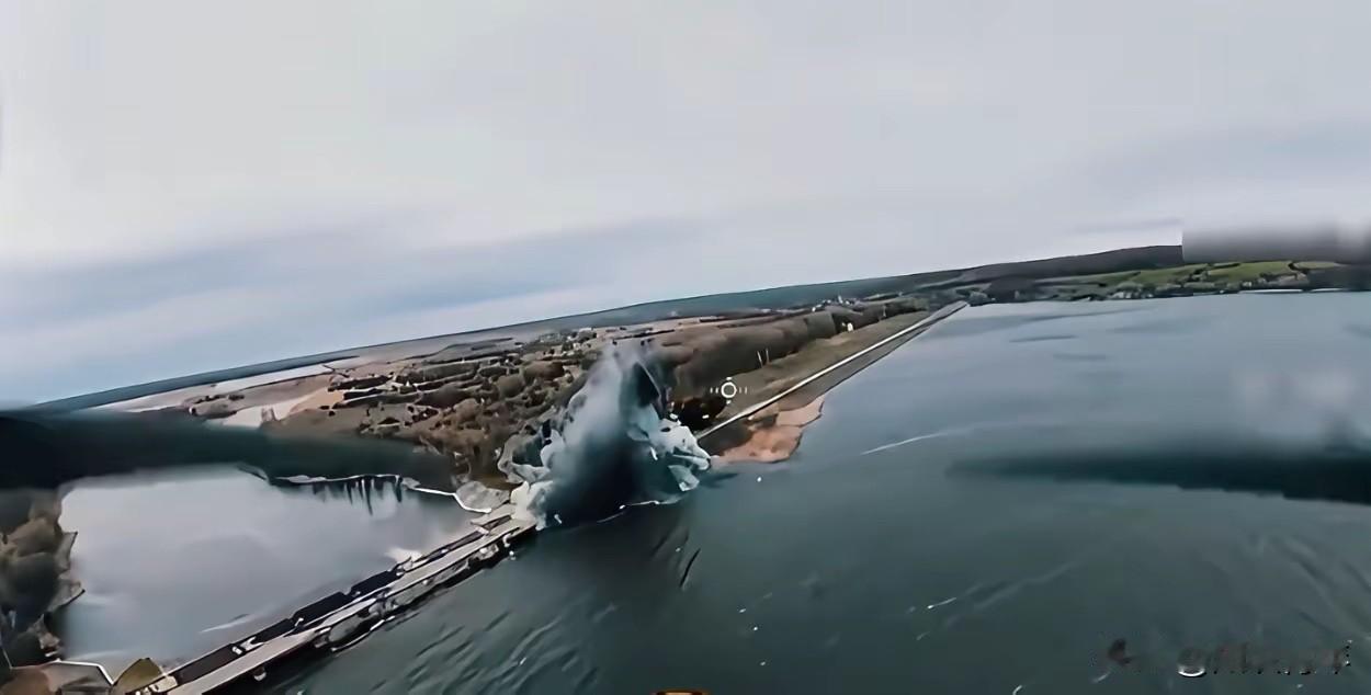 打了4年，俄罗斯终于不再手软，乌克兰危险了。据乌方声明，俄军发射6枚制导航空炸弹